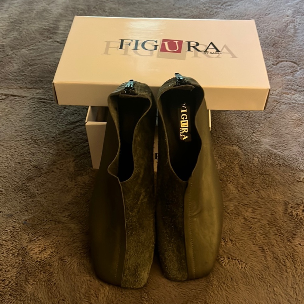 Figura by Sarili